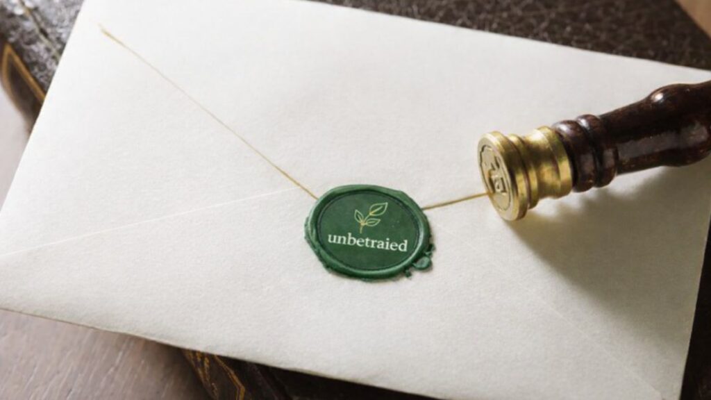 自分を裏切らない選択を象徴するモスグリーンのシーリング封筒